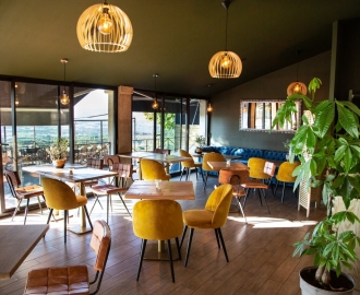 Les Terrasses à Bonnieux Mobilier COULOMB professionnel CHR 3