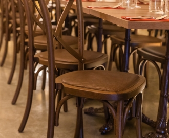 Chateau d'estoublon et bistrot mogador restaurant hôtellerie mobilier professionnel 9