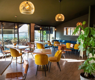 Les Terrasses à Bonnieux Mobilier COULOMB professionnel CHR 3
