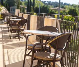 Le mas de saint Joseph - MOBILIER coulomb - mobilier professionnel CHR