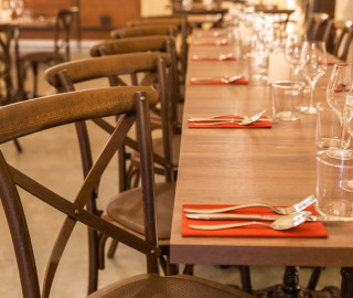 Chateau d'estoublon et bistrot mogador restaurant hôtellerie mobilier professionnel 4