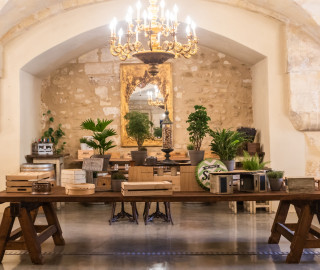 Chateau d'estoublon et bistrot mogador restaurant hôtellerie mobilier professionnel 9