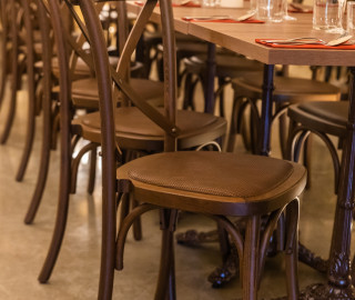 Chateau d'estoublon et bistrot mogador restaurant hôtellerie mobilier professionnel 9