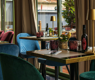 Café de la place Mobilier professionnel restaurant hôtellerie CHR